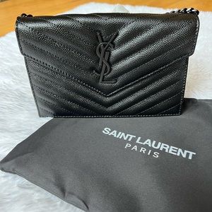 CASSANDRE MATELASSÉ CHAIN WALLET IN GRAIN DE POUDRE EMBOSSED LEATHER